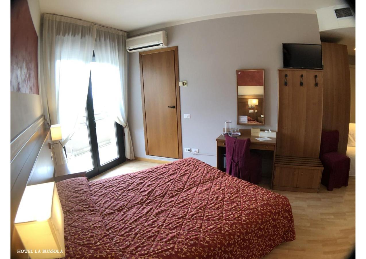 Hotel La Bussola Padenghe sul Garda Buitenkant foto