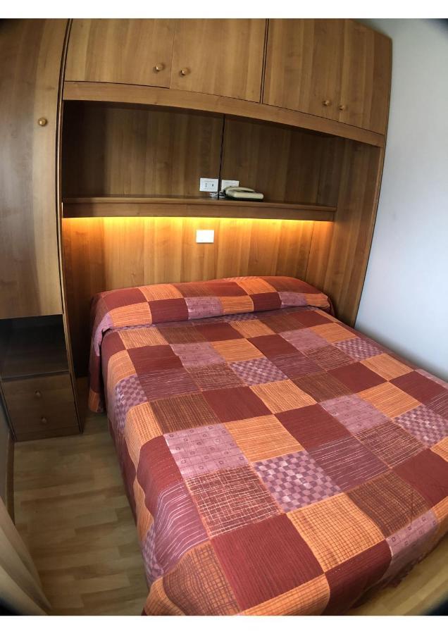 Hotel La Bussola Padenghe sul Garda Buitenkant foto