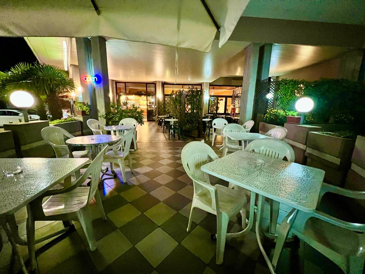 Hotel La Bussola Padenghe sul Garda Buitenkant foto