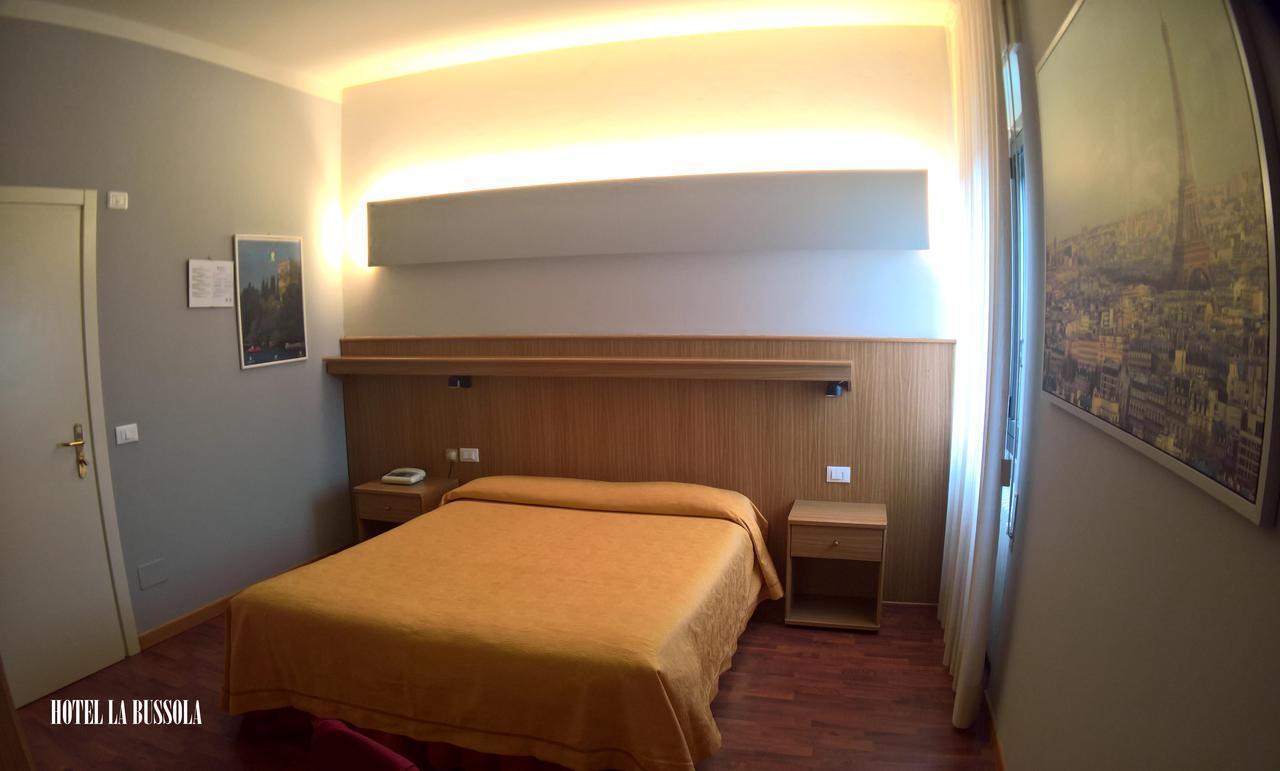 Hotel La Bussola Padenghe sul Garda Buitenkant foto